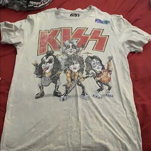 Kiss shirt